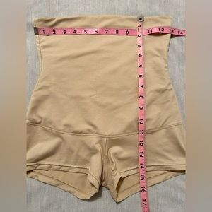 Maidenform Flexees Shapewear Firm Contril High Waist Boyshort 2107